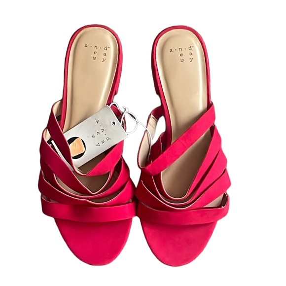 A New Day - Multi-Strap Low Heeled Slide Sandals - Picture 2 of 8